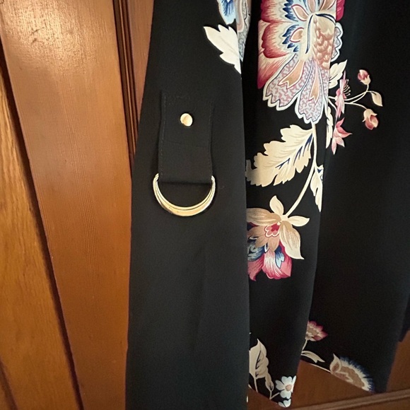 Chico’s Floral Jacket Size 1 (8-10) - Picture 4 of 5